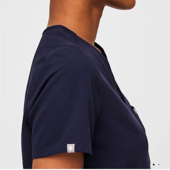 Figs Catarina One-Pocket Scrub Top - Picture 4 of 4